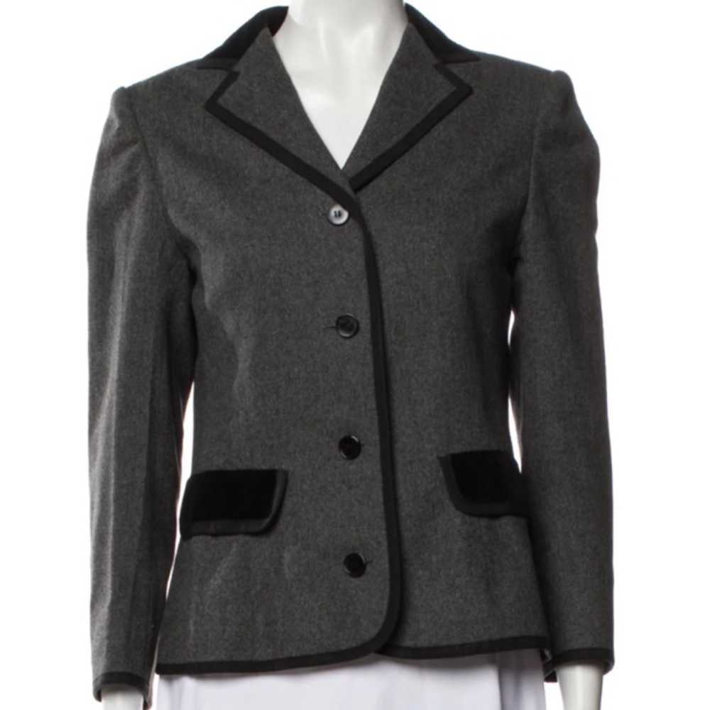 Givenchy
Vintage 1970's Blazer
Grey | Size: M